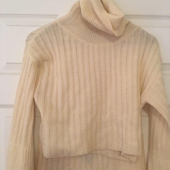 Two-piece sweater set - Picture 2 of 3